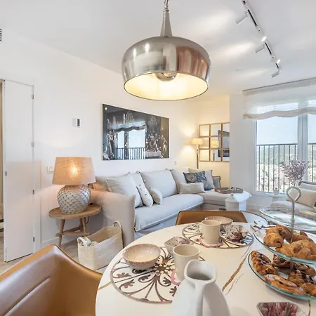 Skyline 8 Pool & Parking Free