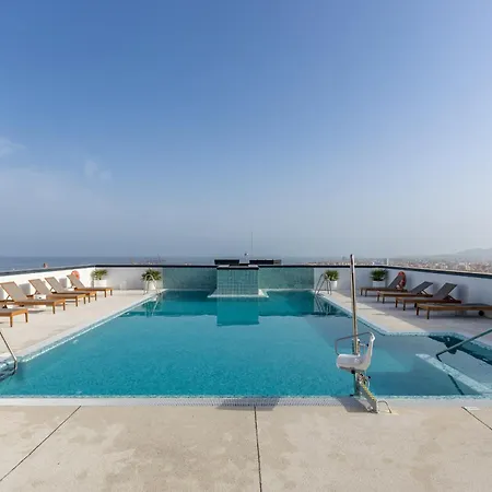 Skyline 8 Pool & Parking Free *