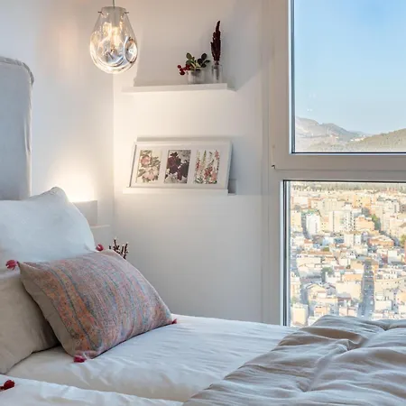 Skyline 8 Pool & Parking Free Apartment *