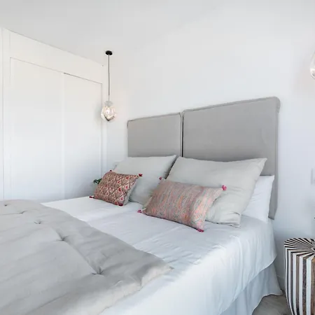 Apartament Skyline 8 Pool & Parking Free